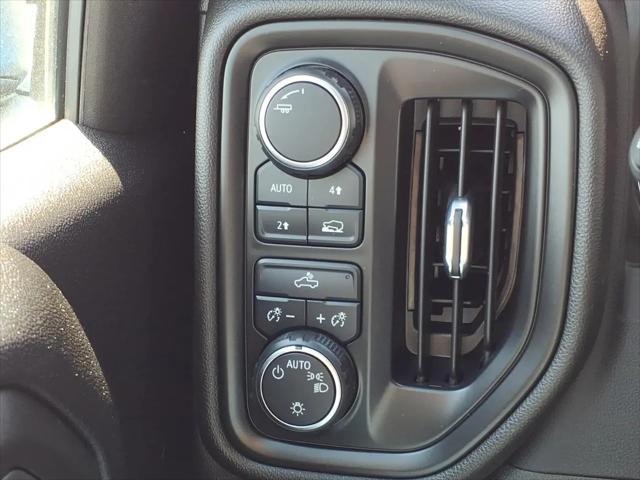 2023 Chevrolet Silverado 1500 4WD Crew Cab Short Bed Custom