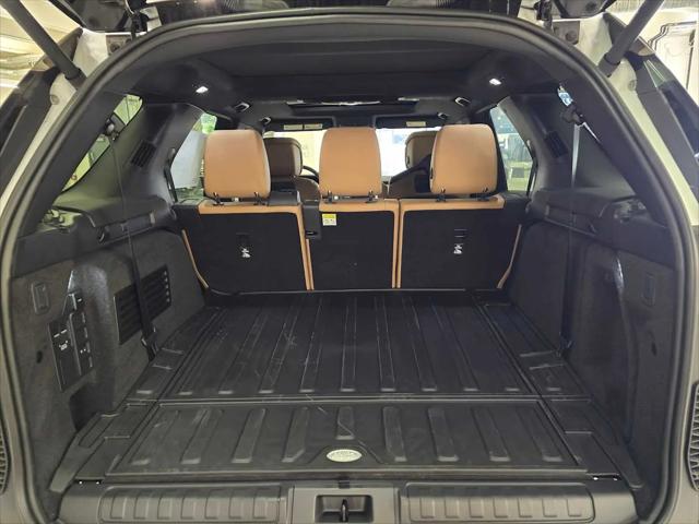 2026 Land Rover Discovery Gemini Edition