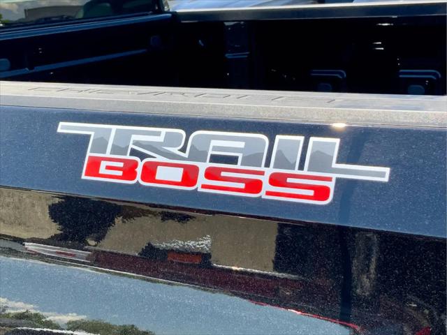 2026 Chevrolet Silverado 1500 4WD Crew Cab Short Bed Custom Trail Boss