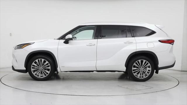 2022 Toyota Highlander Hybrid Platinum