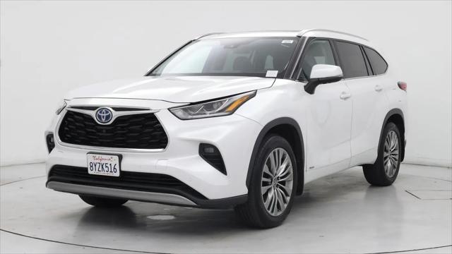 2022 Toyota Highlander Hybrid Platinum