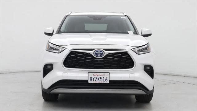 2022 Toyota Highlander Hybrid Platinum