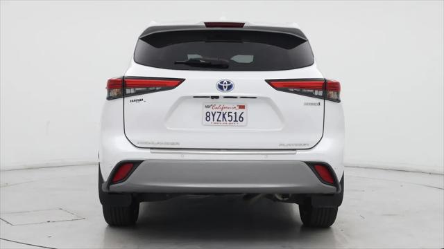 2022 Toyota Highlander Hybrid Platinum