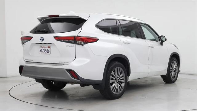 2022 Toyota Highlander Hybrid Platinum