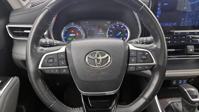 2022 Toyota Highlander Hybrid Platinum