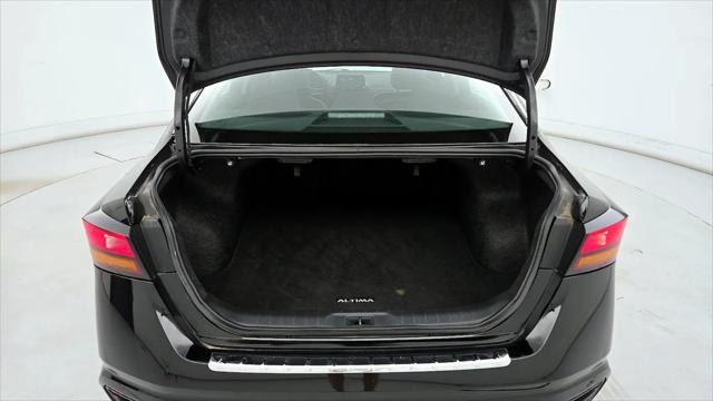 2023 Nissan Altima SR FWD