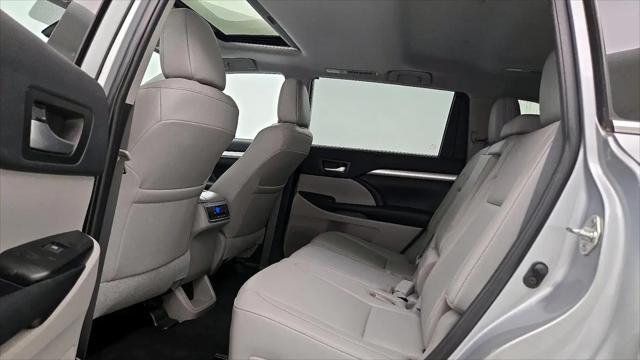2019 Toyota Highlander SE