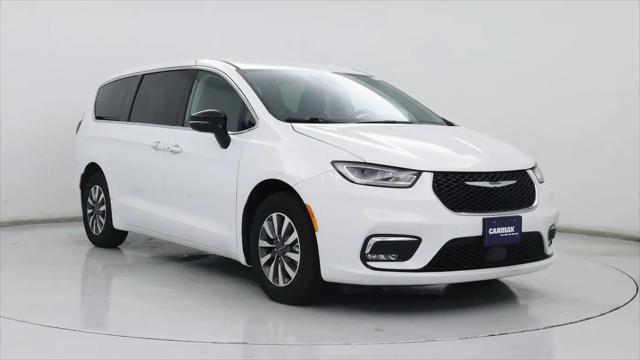 2024 Chrysler Pacifica Hybrid Select for sale in Maple Shade, NJ