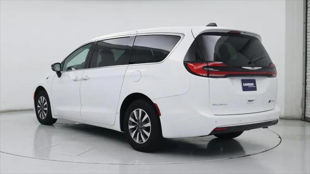 2024 Chrysler Pacifica Hybrid Select