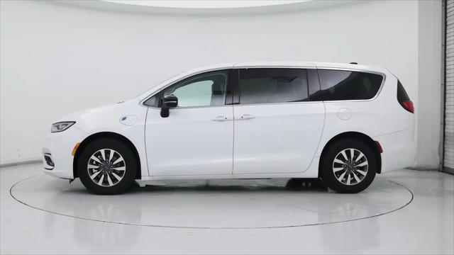 2024 Chrysler Pacifica Hybrid Select