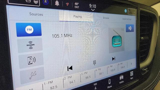 2024 Chrysler Pacifica Hybrid Select
