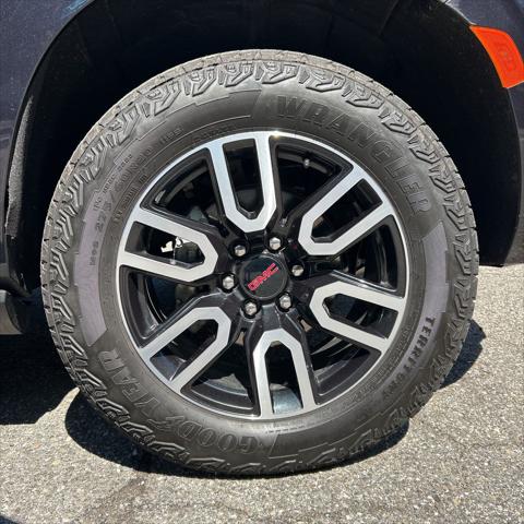 2024 GMC Yukon 4WD AT4