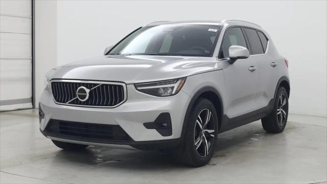2023 Volvo XC40 B5 Plus Bright Theme