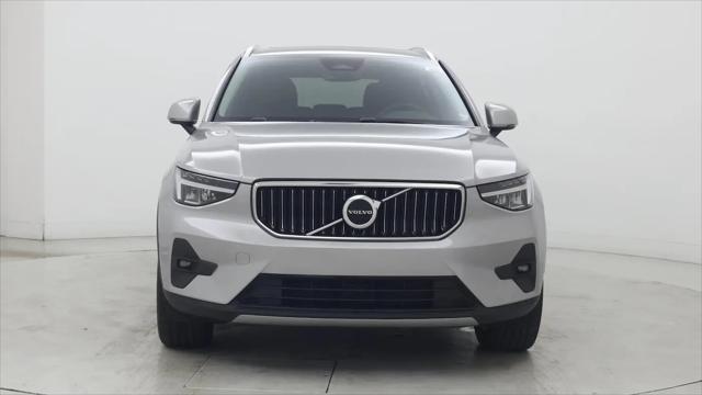 2023 Volvo XC40 B5 Plus Bright Theme