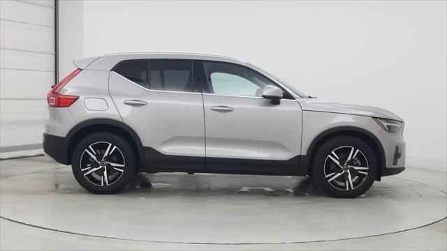 2023 Volvo XC40 B5 Plus Bright Theme