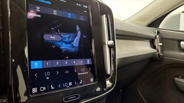 2023 Volvo XC40 B5 Plus Bright Theme