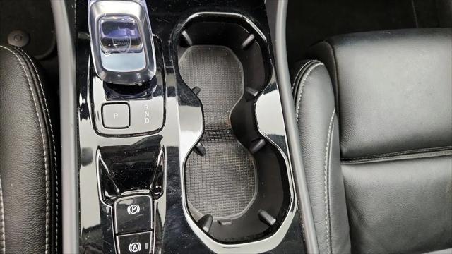 2023 Volvo XC40 B5 Plus Bright Theme