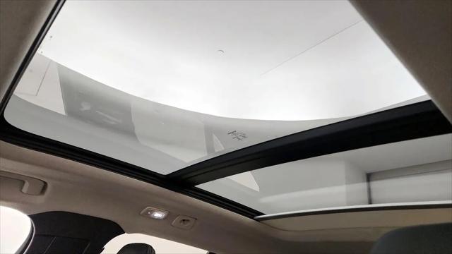 2023 Volvo XC40 B5 Plus Bright Theme