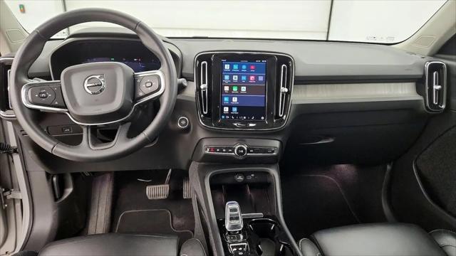 2023 Volvo XC40 B5 Plus Bright Theme