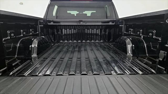 2022 Chevrolet Silverado 1500 4WD Crew Cab Short Bed LT with 2FL