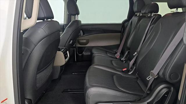 2025 Kia Carnival MPV LXS