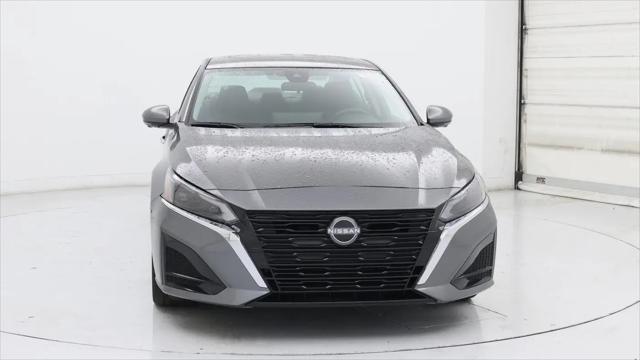 2023 Nissan Altima SL FWD