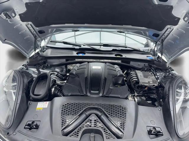 2021 Porsche Macan Turbo