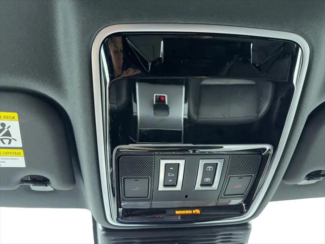 2025 Land Rover Range Rover Velar P250 Dynamic SE
