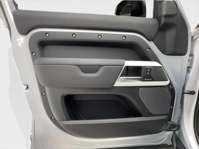 2024 Land Rover Defender 110 P400 S