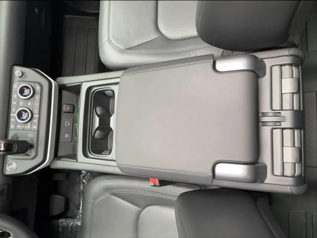 2024 Land Rover Defender 110 P400 S