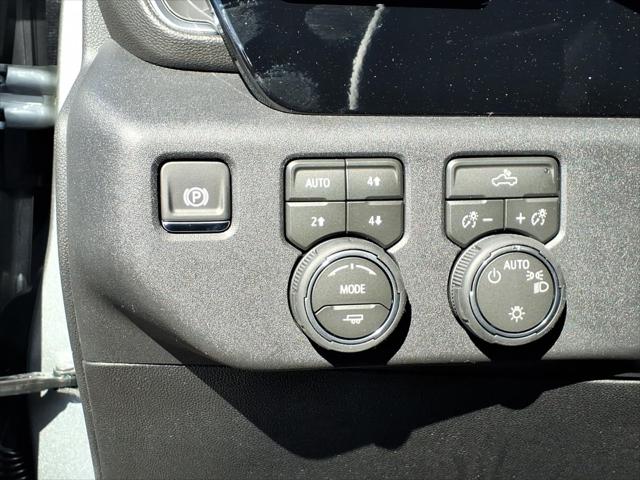 2026 Chevrolet Silverado 1500 4WD Crew Cab Standard Bed LT