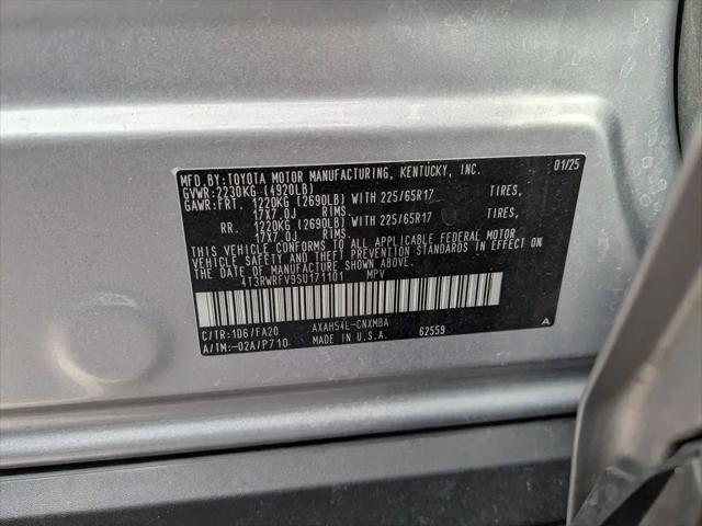 2025 Toyota RAV4 Hybrid XLE