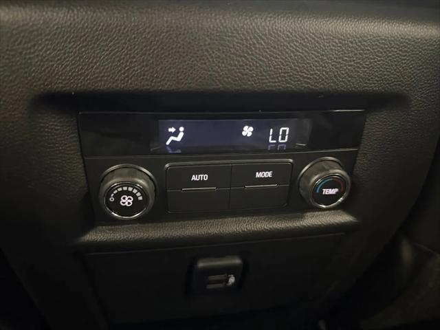 2023 Chevrolet Traverse AWD LT Leather