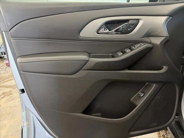 2023 Chevrolet Traverse AWD LT Leather