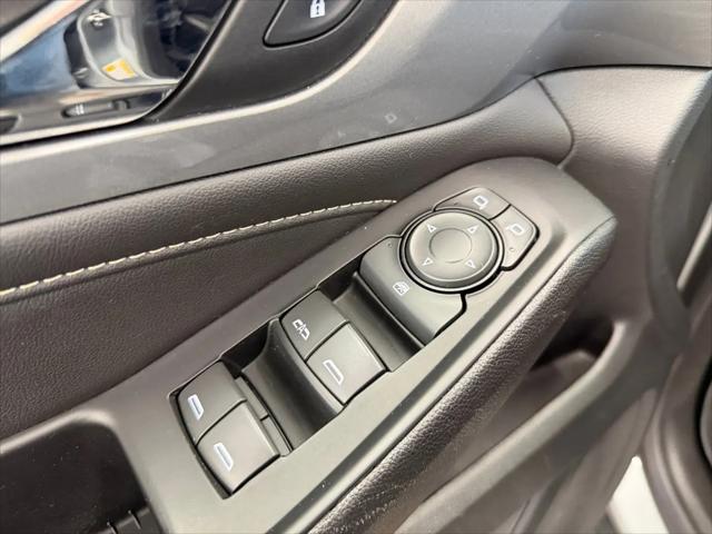 2023 Chevrolet Traverse AWD LT Leather