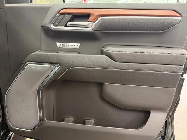 2023 GMC Sierra 1500 4WD Crew Cab Short Box Denali
