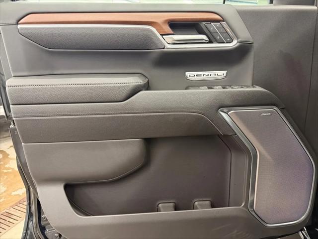 2023 GMC Sierra 1500 4WD Crew Cab Short Box Denali
