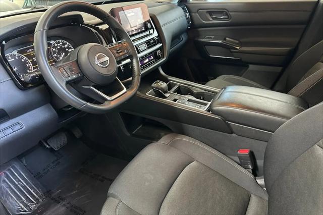 2024 Nissan Pathfinder SV FWD