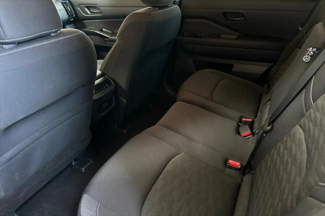 2024 Nissan Pathfinder SV FWD