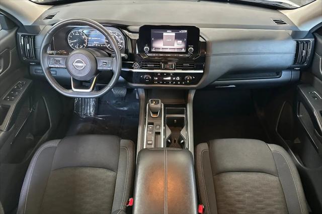 2024 Nissan Pathfinder SV FWD