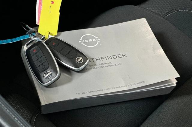 2024 Nissan Pathfinder SV FWD