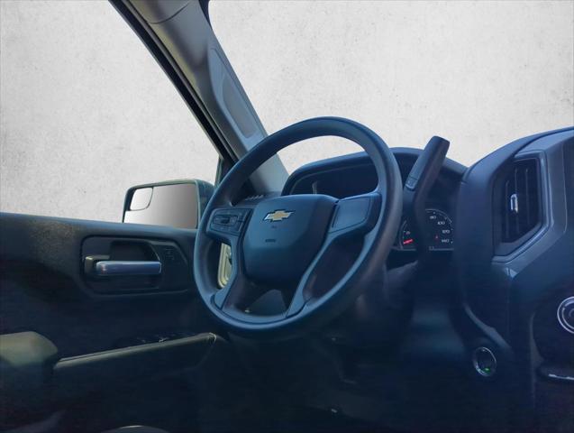 2024 Chevrolet Silverado 1500 2WD Crew Cab Short Bed Custom
