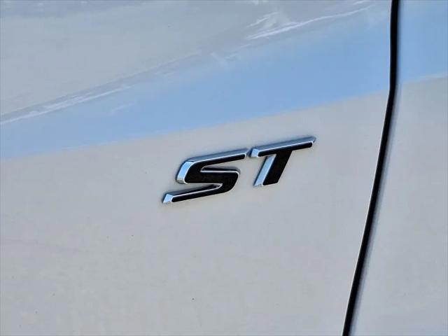 2024 Buick NV Sport Touring FWD