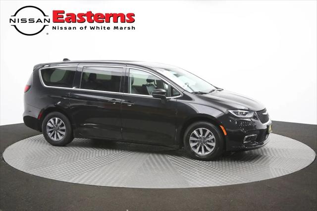 2023 Chrysler Pacifica Hybrid Touring L