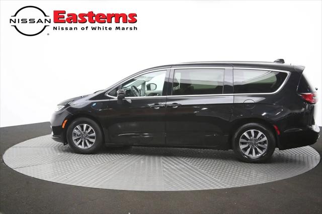 2023 Chrysler Pacifica Hybrid Touring L