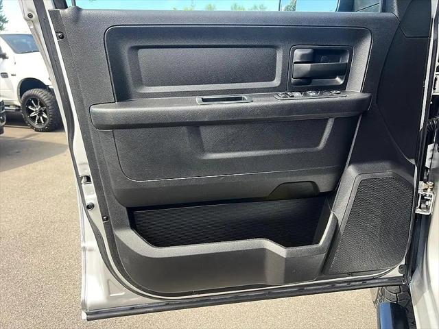2017 Ram 2500 Tradesman Crew Cab 4x4 6'4" Box