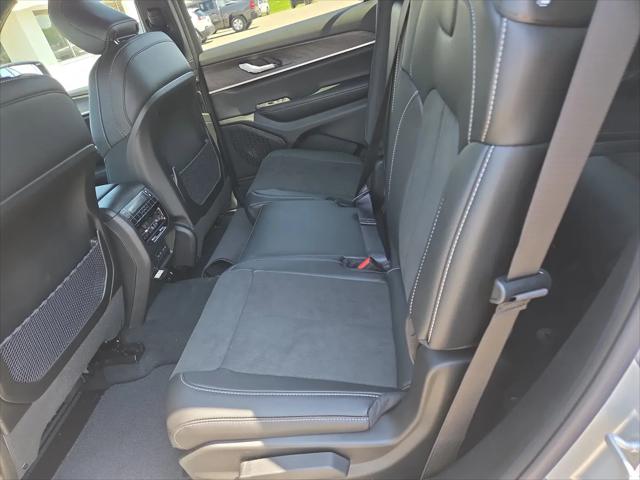 2026 Jeep Grand Cherokee L Altitude 4x4
