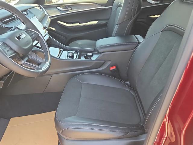 2026 Jeep Grand Cherokee L Altitude 4x4