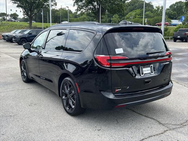 2027 Chrysler Pacifica Limited