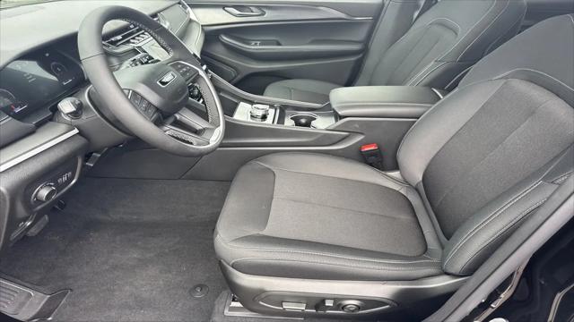 2026 Jeep Grand Cherokee L Altitude 4x2